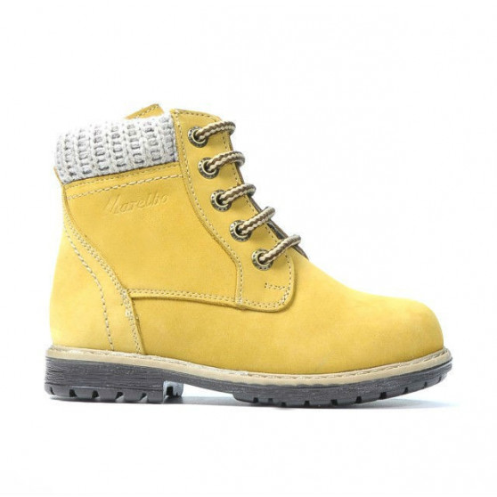 Small children boots 29c bufo yellow